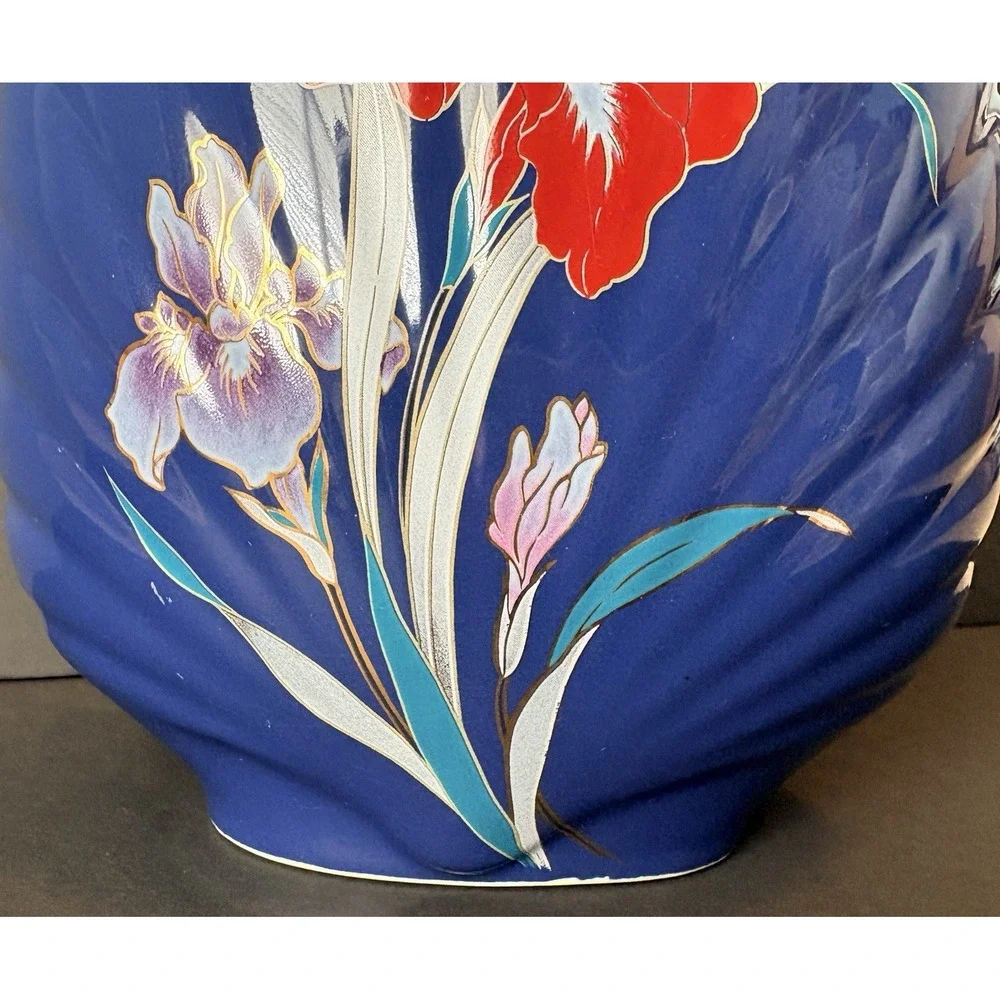 Vintage Japan Fine China Shell Clam Scallop Vase Blue w/ Iris Flowers Gold‎ Trim